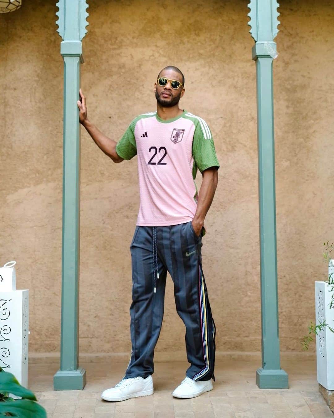 カルフィン・ヨン・ア・ピンのインスタグラム：「Mixing Nike and Adidas should be illegal 🤭  #nigo」
