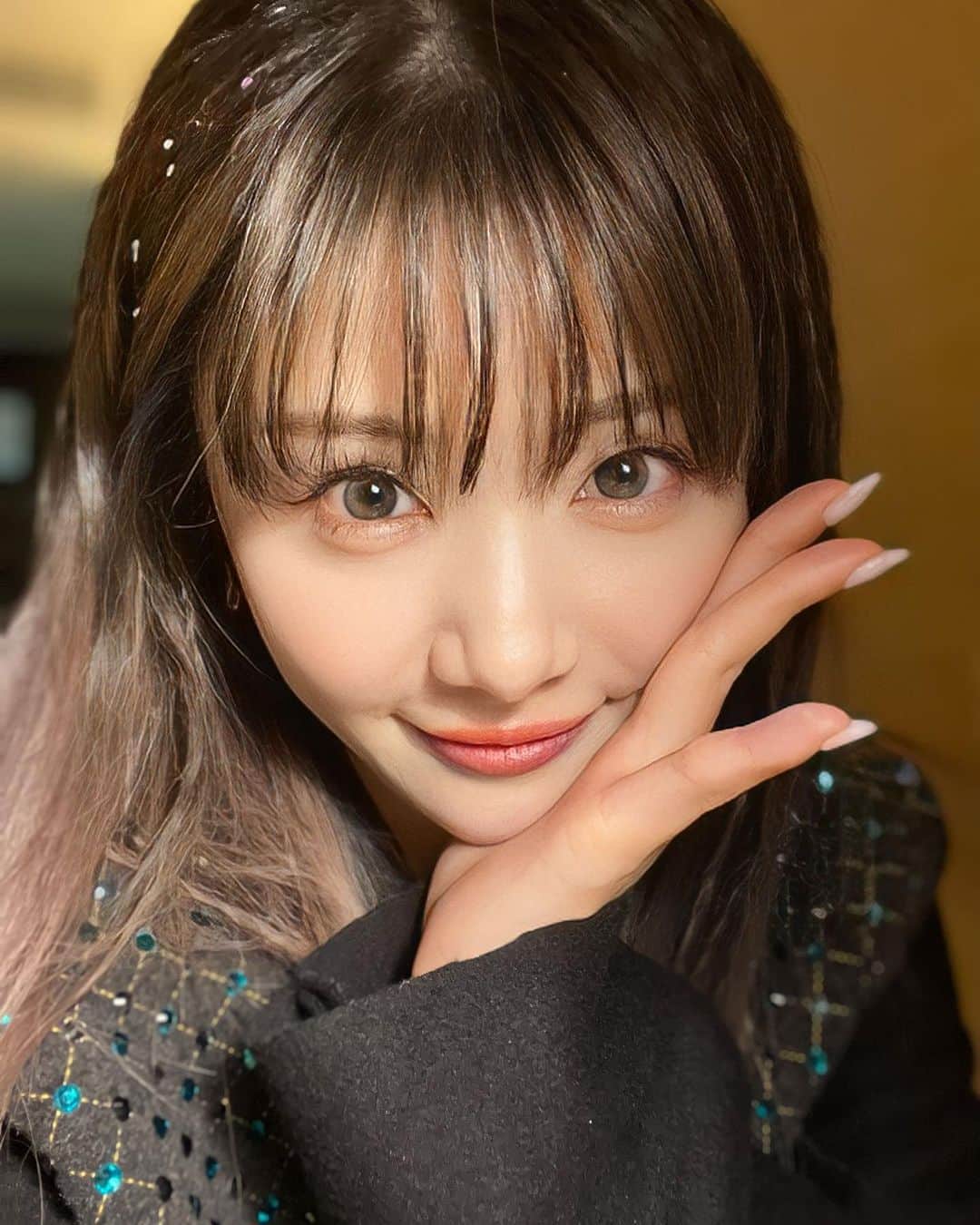 一木美里さんのインスタグラム写真 - (一木美里Instagram)「photo dump🇰🇷🇰🇷🇰🇷  韓国に行く前に @inamochinaoki さんに暗めカラーしてもらいました:)お気に入り♡次も暗くしようかな🥰  #korea#fashionweek#seoulfashionweek#nofilter#ヘアカラー#ヘアスタイル#韓国旅行#韓国ファッション#韓国ヘア#진라면」4月6日 19時04分 - misato_ichiki