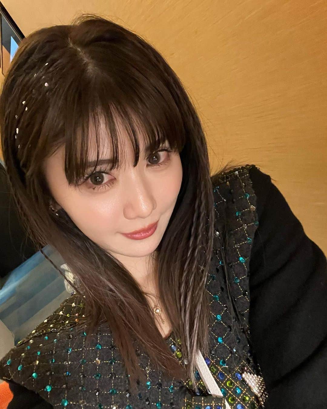 一木美里さんのインスタグラム写真 - (一木美里Instagram)「photo dump🇰🇷🇰🇷🇰🇷  韓国に行く前に @inamochinaoki さんに暗めカラーしてもらいました:)お気に入り♡次も暗くしようかな🥰  #korea#fashionweek#seoulfashionweek#nofilter#ヘアカラー#ヘアスタイル#韓国旅行#韓国ファッション#韓国ヘア#진라면」4月6日 19時04分 - misato_ichiki