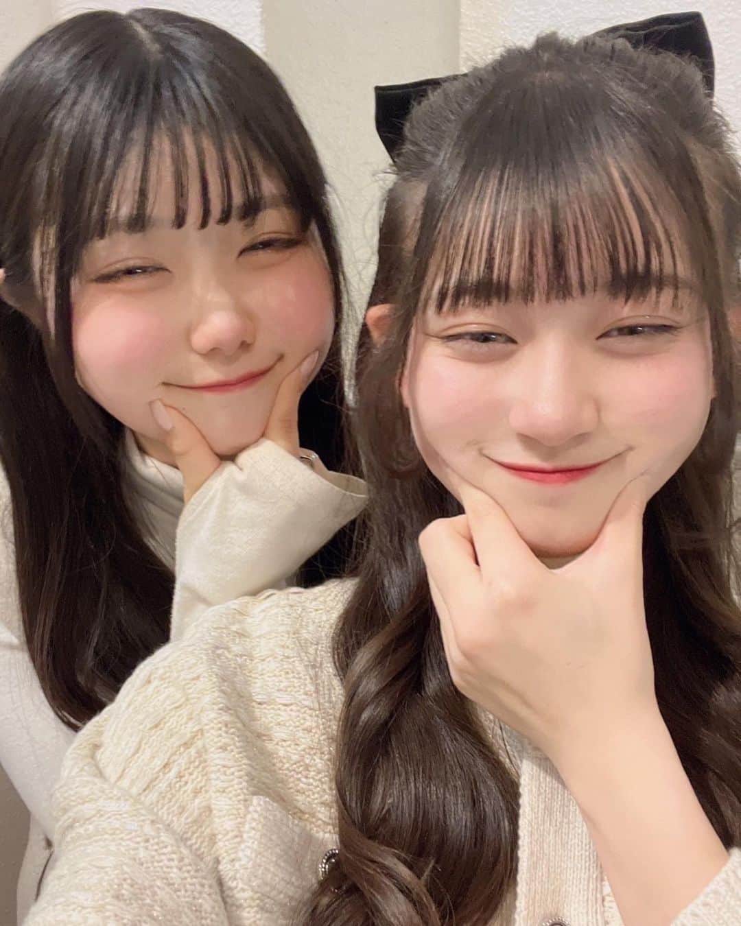 冨永真姫さんのインスタグラム写真 - (冨永真姫Instagram)「こんばんマッキー🧸🌸 今日のshowroomは、 19:30〜やります❕❕ マッキーのインスタ、Twitterから入れるので、 初見さんも遊びに来てほしいな🫶 待ってるね✨✨✨  写真は昨日りのちと新大久保で いっぱい食べて話して楽しい時間を過ごした写真だよ🤳  #シブサンプロジェクト #shibu3project #グリーンクラス #ハーフアップ #新大久保 #10円パン  #トゥンカロン #キンパ #한국 #한식 #최고」4月6日 19時24分 - t_maki1003