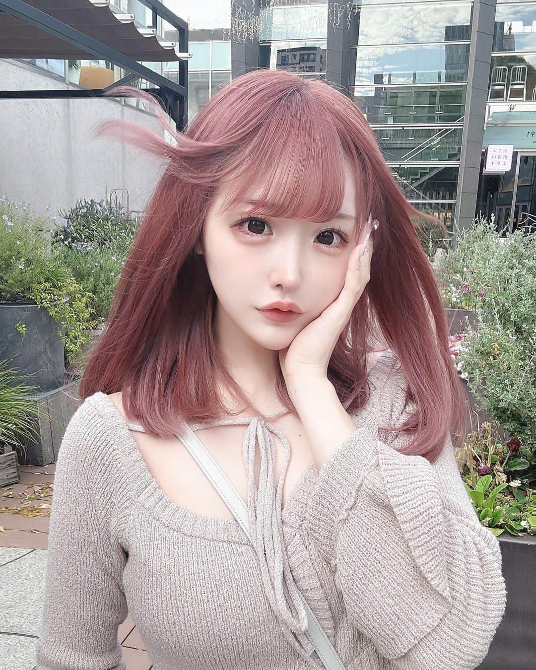 神楽ひなこさんのインスタグラム写真 - (神楽ひなこInstagram)「期間限定セミロング💭  . .  #アイドル#地下アイドル#ピンク髪#ピンクヘア#andmary」4月6日 19時38分 - hinako_kagura