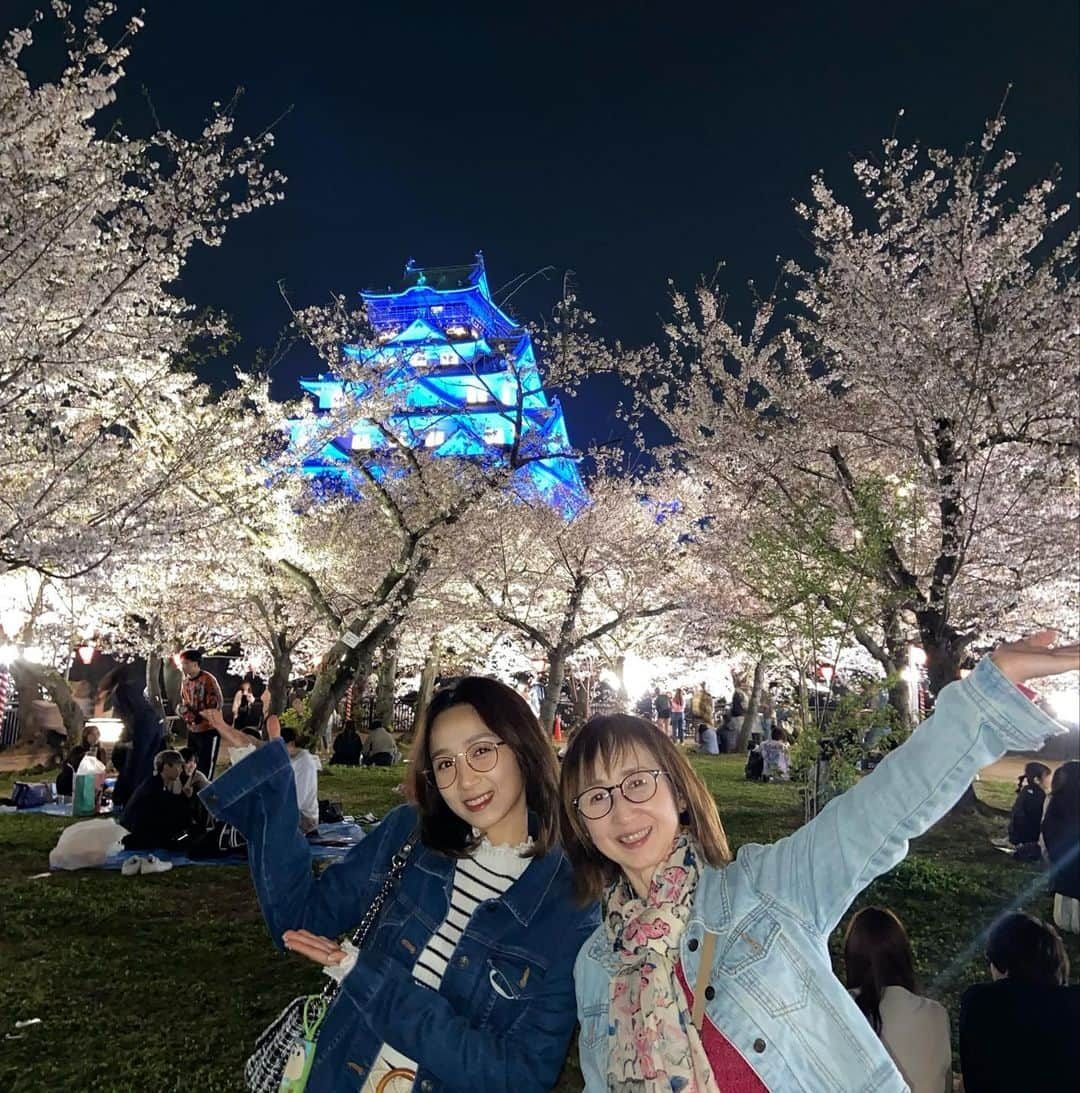 アヤナ・シャハブさんのインスタグラム写真 - (アヤナ・シャハブInstagram)「Merasa mirip bgt sama mama disini😂 Semakin di zoom semakin mirip🥰🤣  お母さんと似てる？😂」4月6日 19時44分 - ayanashahab