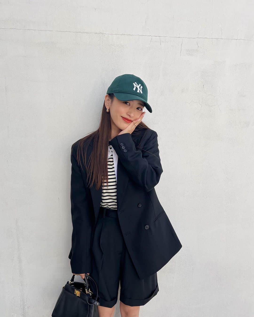 近藤千尋のインスタグラム：「うふ💓🤳 妹ちゃんとランチ🫶🏻🥰  明日もラヴィットで会えるから嬉しい🤍 しふく🌸 @fendi  の白シャツは 羽織でも一枚でも可愛いからお気に入り✨  みんな何してるのぉ🥰」