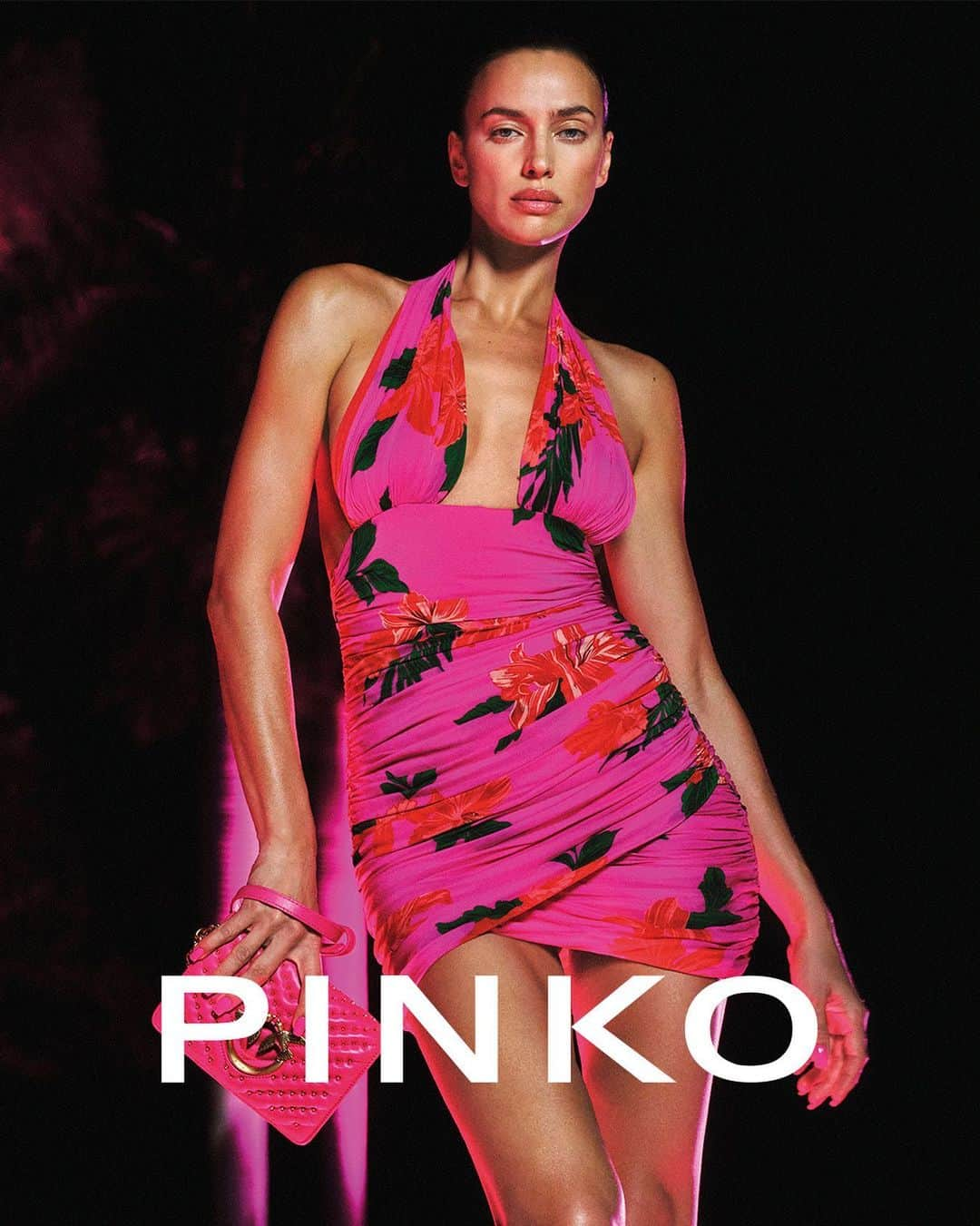 PINKOさんのインスタグラム写真 - (PINKOInstagram)「We’re back to #PINKO Neverland with @irinashayk for the #SS23 Campaign!  Art Direction: @riccardoruini @ruinistudio Photographer: @briannalcapozzi Styling: @vittoriacerciello」4月6日 20時00分 - pinkoofficial