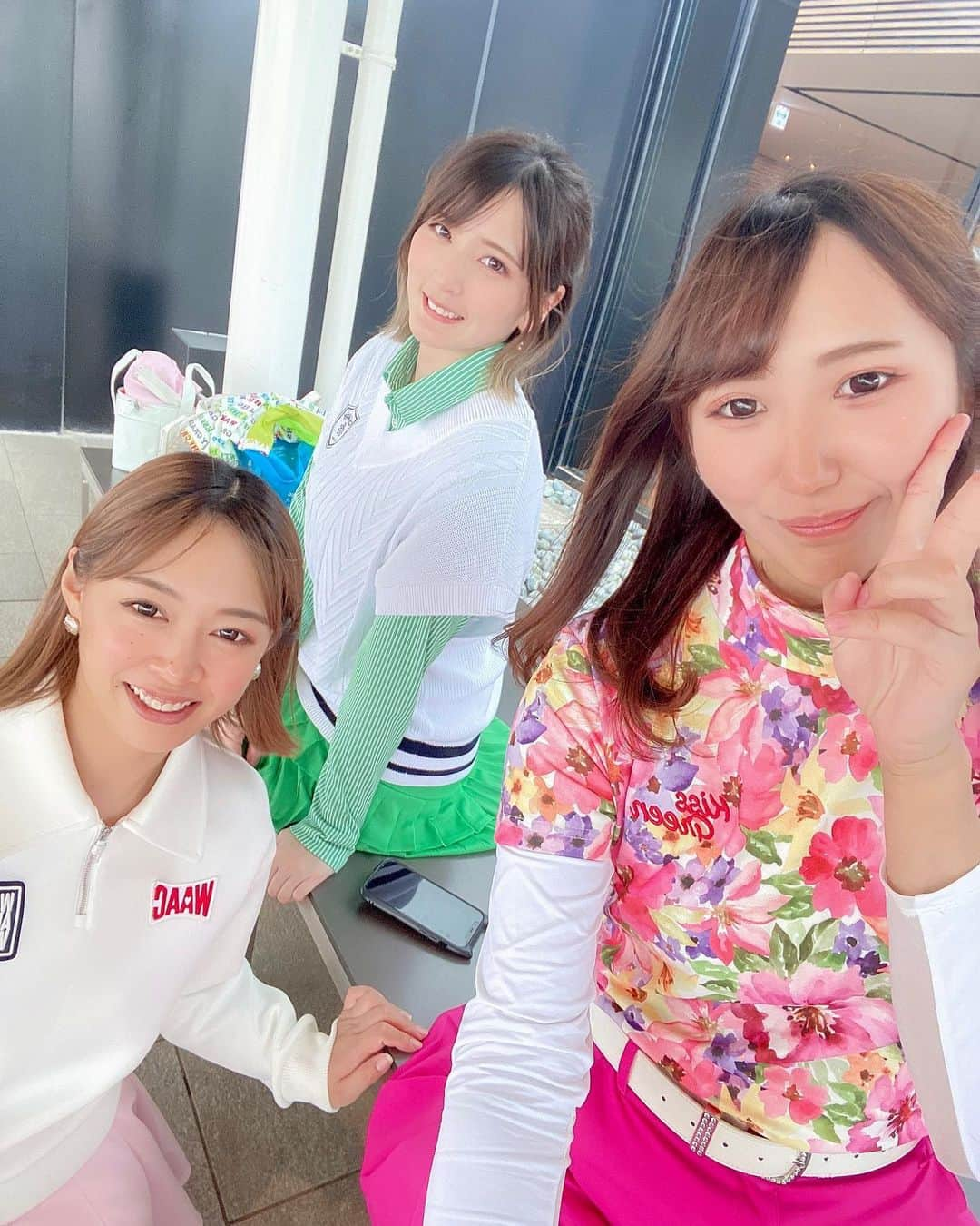 MIKIさんのインスタグラム写真 - (MIKIInstagram)「今日は8組の関西ゴルフ女子の springコンペに行ってきたぁ🌸🤤💕 @haruka_golfgirl はるちゃん ありがとう❤️❤️❤️ 前半後半メンバーチェンジしたけど みーーーんな可愛い子ばっかで テンション上がった🤤💕💕💕 そして楽しかった😍 茨城国際難しい‼️事件だらけやし グリーンで暴れた😁笑 しかし、最後あがり2ホールパー❤️❤️ いぇい😉 茨城国際は、ご飯がめっちゃ美味しいからお酒が進んだ😜  @kissonthegreen  #ゴルフ女子 #ゴルフ女子と繋がりたい #ゴルフ女子コーデ #関西ゴルファー #関西ゴルフ女子 #関西ゴルフ女子と繋がりたい #関西ゴルファーと繋がりたい #飲兵衛ゴルファー #酔っ払い #酔っ払い女子 #飲兵衛 #飲兵衛女子 #ゴルフコーデ #golf #golfwear #ハイソックス #可愛いは正義 #可愛い子と繋がりたい #あざとかわいい #キスオンザグリーン #女子ゴルフコンペ #コンペ #spring #スプリングコーデ #茨城国際ゴルフ倶楽部」4月6日 20時00分 - mktyy_golf