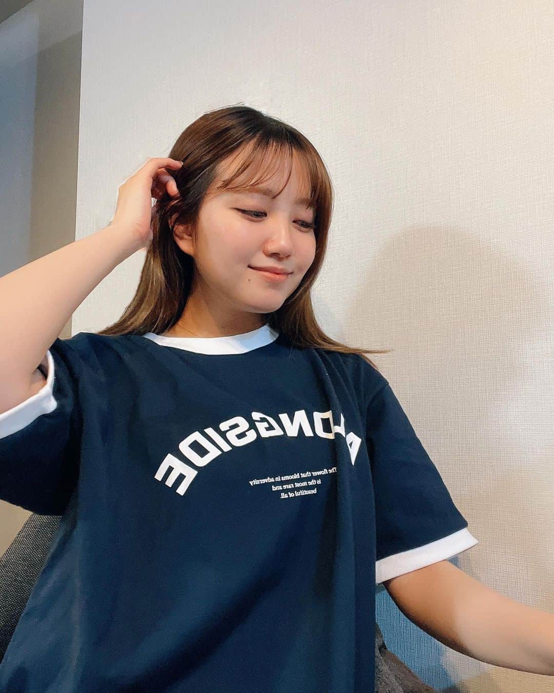 加藤玲奈のインスタグラム：「まつの展示会に行った時に 可愛いお洋服ばっかりで お声がけしたブランドなの😍 @09women_jp   このロンT(下まで見えないけど💦) 部屋着としても使ってる✨ そのまま買い物とかも行けるからめちゃくちゃ愛用してる🫡🤍」
