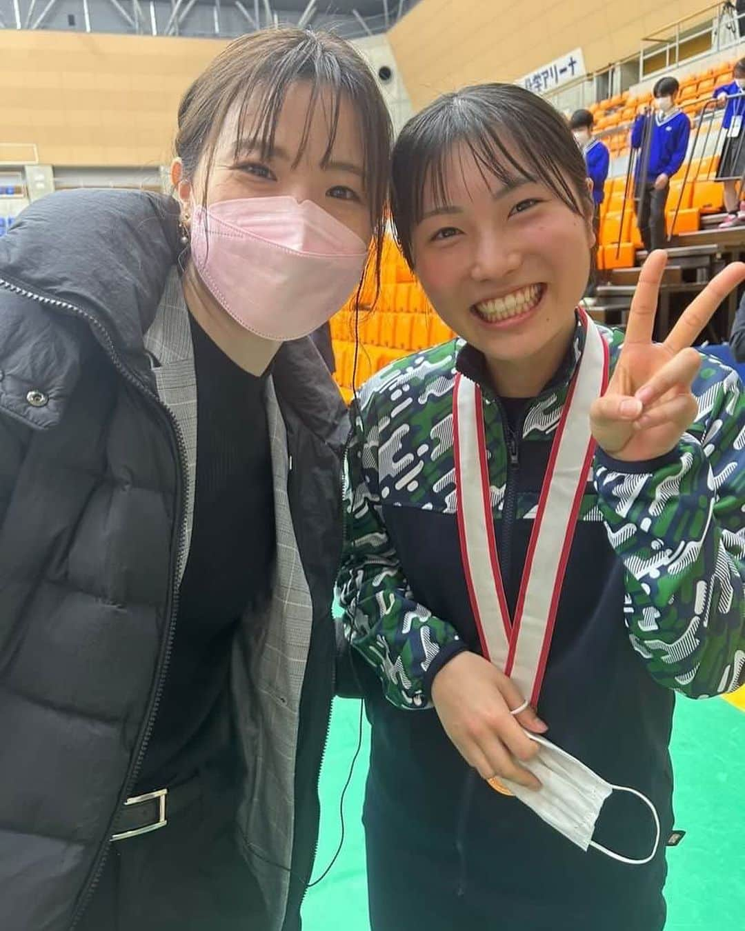 前田美順のインスタグラム：「. . . . 北都銀行、江里口玲奈ちゃん☺️ . SJ熊本大会で、佐賀県出身というのを知る。 恩師は山下大介さん。 . 初めましての試合観戦だったけど、九州っていうのと引退というので、なんだかジーンとしちゃったよ。 . お疲れさまでした！ 最後のインタビューもありがとうございました‼︎😊 . 次のステージも応援してます！ . . . . #江里口玲奈 #北都銀行 #北都銀行バドミントン部  #佐賀県出身 #九州繋がり . #sjリーグ2022  #バドミントン #badminton . #投稿遅すぎ問題」