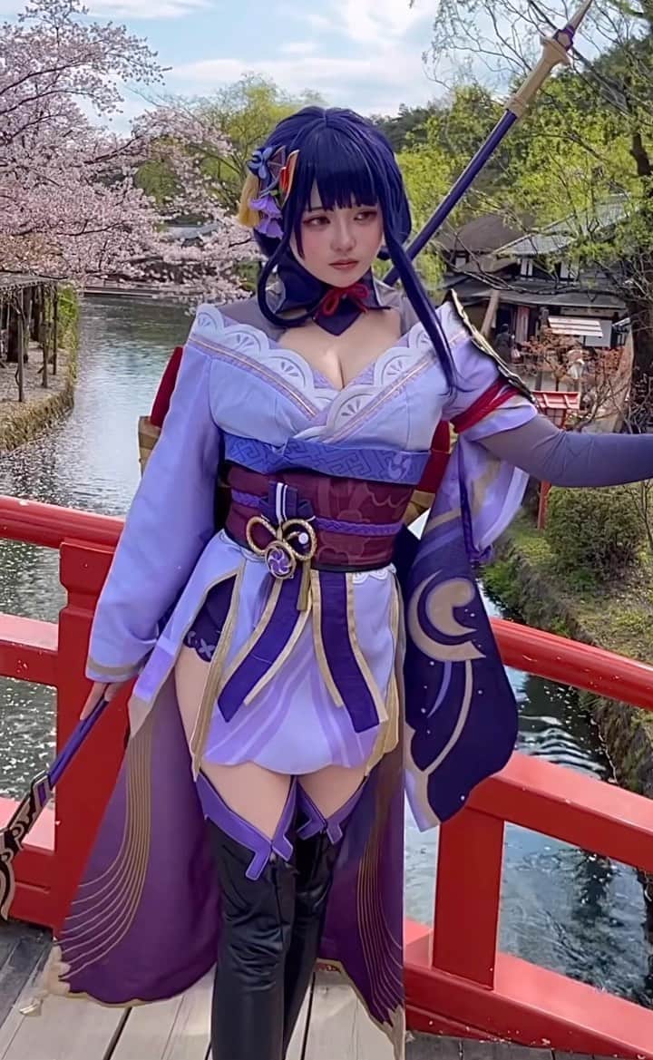 のインスタグラム：「雷電将軍の撮影風景です🌸一緒にいた八重神子が撮ってくれた🫶」