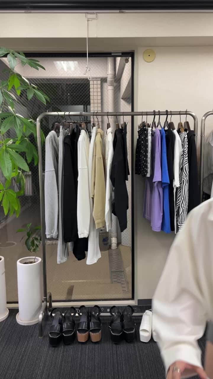 ENVYMのインスタグラム：「ご視聴ありがとうありがとうました✨  今週のWeb新作アイテムをご紹介しています!!  詳細は下記からご覧下さい✅  https://envym-store.jp  ーーーーーーーーーーーーーーーーーーーーーーー  #envym #2023ss #spring」