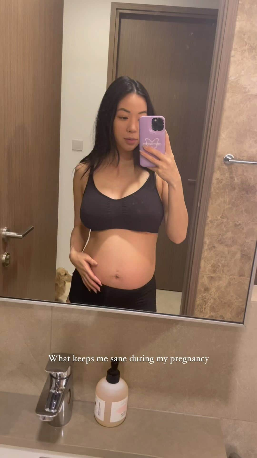 アマンダ・チャンのインスタグラム：「Pregnant things 🤰  #prenatal #pregnant #prenatalworkout #prenatalfitness #prenatalpilates #pilates #osteopath #prenatalmassage #prenatalpartygirl」