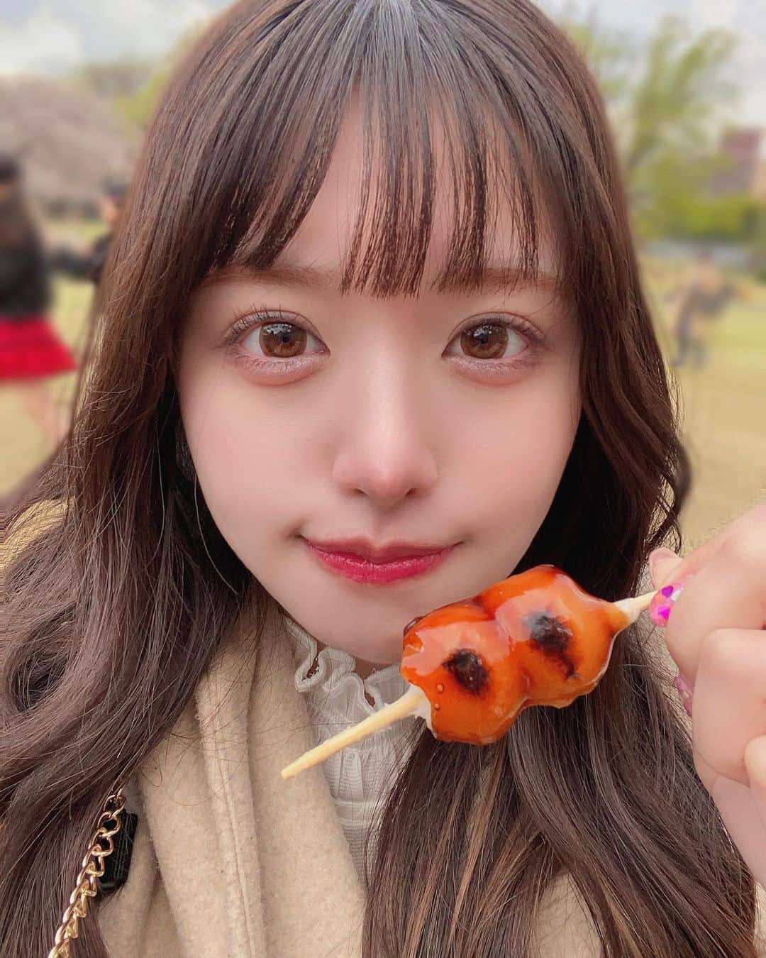 あやのさんのインスタグラム写真 - (あやのInstagram)「お花見でみたらし団子食べるあやの🍡  #春あやの #制服 #日向坂46  #日向坂46好きな人と繋がりたい #踊ってみた #撮影会 #撮影会モデル #ポートレート #ダイサツ #アイドル #地下アイドル #コスプレヘアアレンジ #ヘアアレンジ  #コスプレ#jk #乃木坂 #アイドル好きと繋がりたい #イコラブ #ノイミー #制服コスプレ#tiktok#フルーツジッパー #振り付け #桜 #music #お花見 #目黒川 #桜スポット #新宿カフェ」4月6日 20時45分 - _aya.no