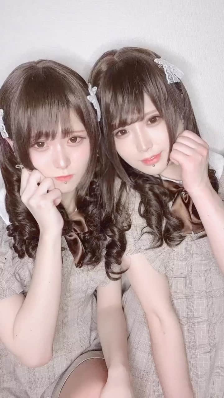 はてにゃんのインスタグラム：「激似の双子の弟に女装メイクしたんやけど同じ顔なったwww @amichi_kainushi @yuachi_osuwari」
