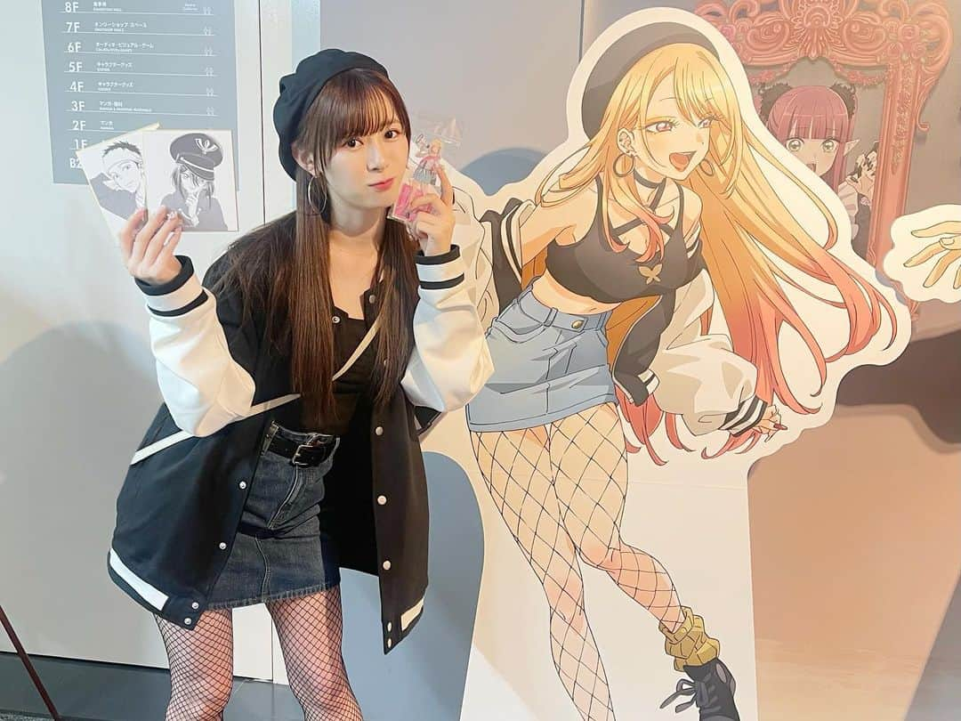 生田衣梨奈のインスタグラム：「着せ恋展行ってきた🫶🏻💕︎︎ ⁡ 池袋のアニメイトに行ってきて めちゃくちゃ楽しかった！ ⁡ えりは着せ恋のグッズ買ったよ♡ ママは弟にブルーロックのグッズ買っとった笑 ⁡ リズきゅんのイラストはやっぱり世界一好き♡ ⁡ 今回の展示会の書き下ろしイラストの真似をして 行ってきました♡ ⁡ ⁡ #morningmusume23 #モーニング娘23#helloproject #えりぽんかわいい #生田衣梨奈のVSゴルフ4  #ELEYVSGOLF #生田衣梨奈 #ootd #l4l #love #ig_japan #Followme #ゴルフ #GOLF #ゴルフ女子 #着せ恋 その着せ替え人形は恋をする #喜多川海夢 #池袋 #アニメイト #池袋アニメイト #animate #着せ恋展」