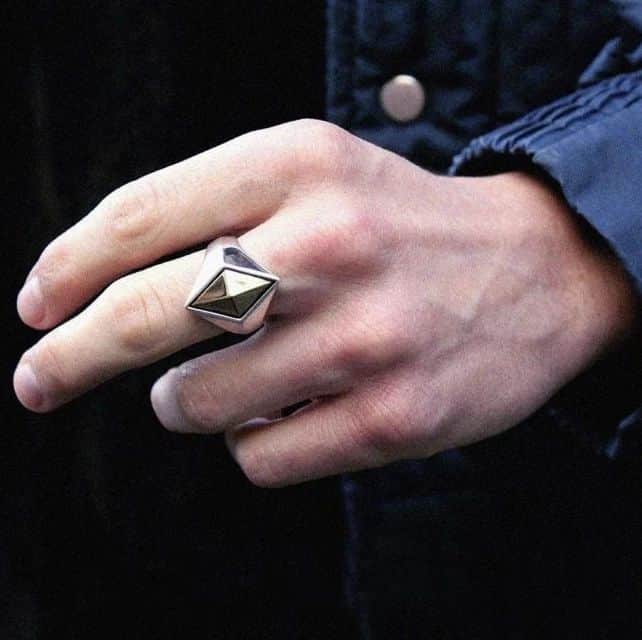 ハンチョロさんのインスタグラム写真 - (ハンチョロInstagram)「Check out our awesome Space God Ring! Made with precious metals, this ring is perfect for those who want to add a touch of cosmic flair to their style. . . . #Hancholo #SpaceGodRing #CosmicStyle #JewelryGoals #instashop #instagood」4月7日 2時27分 - hancholodesigns