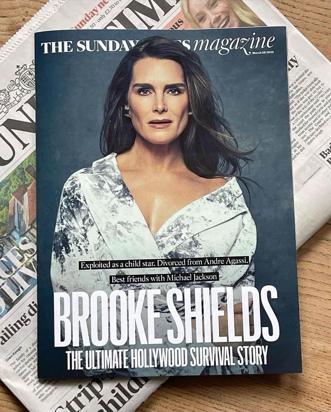 Monica Sordoさんのインスタグラム写真 - (Monica SordoInstagram)「Two Icons ~ One Look   We are beyond thrilled to see Icon @brookeshields wearing our Oriente Earrings. An outake from The @sundaytimesmagazine @thetimes cover story portrayed by @guerinblask and styled by second Icon of the day @caitlinburkenyc (scroll to see her twining with BS in @marcjacobs and sordo©️)」4月7日 2時28分 - monicasordo