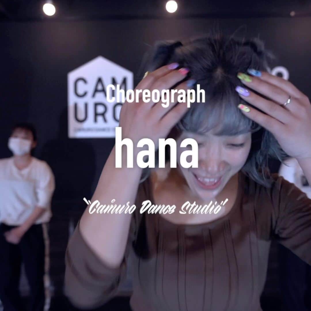 HANAのインスタグラム：「🎧 I'm in Love with a Monster / @fifthharmony  🏠 @camuro_dance_studio  choreo / me w / @_asuka11.13 @07rinrin30   今週から @camuro_dance_studio は 毎週・金曜日 21:00~ となります😻❤︎  金曜日なので次の日学校🏫もお休み😂🫶笑  みんなぜひ受けに来てくださいっっ❤︎❤︎❤︎  . . .  #TWICE #dance #dancer #momo #banghana #트와이스 #모모  #choreo  #choreography #댄스　#hanachoreography  #jazz #hiphop #kpop #originalchoreography」