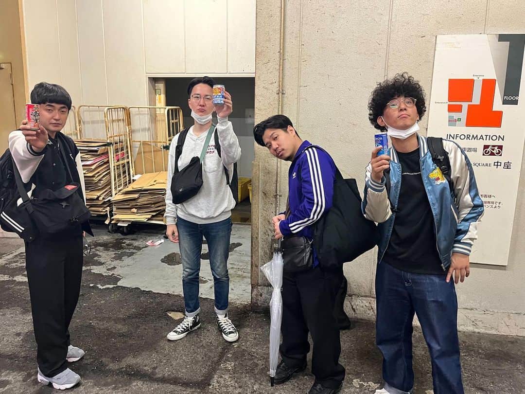 のインスタグラム：「あてかんありがとうございました！！ あと先日赤木の母校で漫才しました！！ #あてかん #京都産業大学で漫才 #赤木は母校ということを一言も言わず #平川さんは野生のお弁当を捕まえていました」