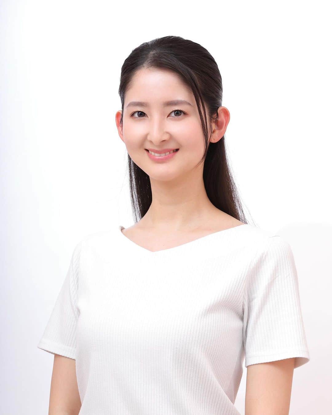如月さえさんのインスタグラム写真 - (如月さえInstagram)「* * 🌸 お知らせ 🌸  サステナランウェイ 2023   こちらの【 LaReine(ラレンヌ)様 】の ショーに出演いたします👰‍♀️💍  【テーマ】サステナブルに生きる 〜持続可能な美を楽しむ〜  【開催日時】2023年4月15日(土) 夜の部 18:00開演 (17:30開場)  【会場】渋谷区文化総合センター大和田・伝承ホール 〒150-0031 東京都渋谷区桜丘町２３−２１ ———————————————- そして、4/6(木)〜4/13(木)で ・第２回事前WEB投票 ・Instagramの「いいね投票」も 合わせて実施いたします。  【 WEB投票 】 会場チケットに1枚ついています。 追加でWEB投票を購入する場合は 購入してから投票をお願いします。  ↓ チケット販売中です ↓ @japan.model.runway プロフィール欄のURLから購入できます。  【 いいね投票 】 @japan.model.runway 上記のアカウント内の 【如月さえ】の顔写真の投稿に いいね👍押してください🙇‍♀️  #サステナランウェイ #サステナスマイル #ラレンヌ #lareine #ウェディングドレス」4月6日 21時10分 - kisaragi_sae