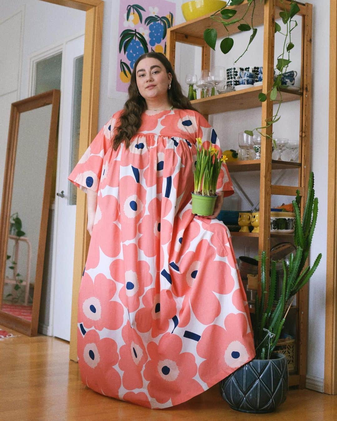 マリメッコのインスタグラム：「Icons Revived recreates archival Marimekko designs using upcycled leftover cotton fabrics. The first edit reintroduces three iconic dress silhouettes. Fuel your inspiration with our friends rocking these fabulous pieces in vibrant prints—and pick your own favorite! ⭐   The limited-edition dress capsule is only available in the Finnish market at Pre-loved and the Marimekko Esplanadi store in Helsinki. Link in bio.   #marimekko #marimekkopreloved」