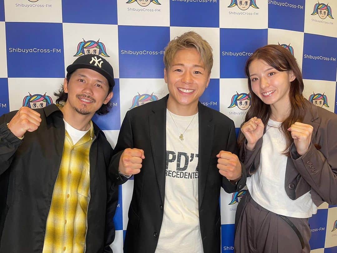 のインスタグラム：「【大貫彩香か宮原華音のRISESTUDIO】  毎月第1、第3木曜20:00〜  渋谷クロスFMにて公開収録。  今回はゲストは武尊選手に来ていただきました。  今後も格闘技界をキックボクシング界を盛り上げてくれる武尊選手にいろんな話しを聞きたかったのですが50分じゃ足りなかった、、、  大樹ぶっこめなかった、、、  ただ次戦も決まって復活が楽しみです。  武尊選手お忙しい中ありがとうございました。  結婚祝いの気持ち届いてましたよ。  そして！次回のゲストはHIROYAさんをお迎えしてお送りします。  4月20日もお楽しみに。」