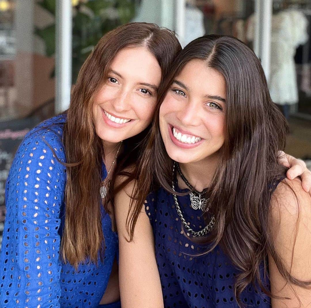 タリアナ・バルガスのインスタグラム：「Macarena for every Body in @isidra.miami 🫶🏻 Todo lo que compren de @macarenashopmacarena es para las fundaciones @fcasaenelarbol @fundacionfuerzafemenina」