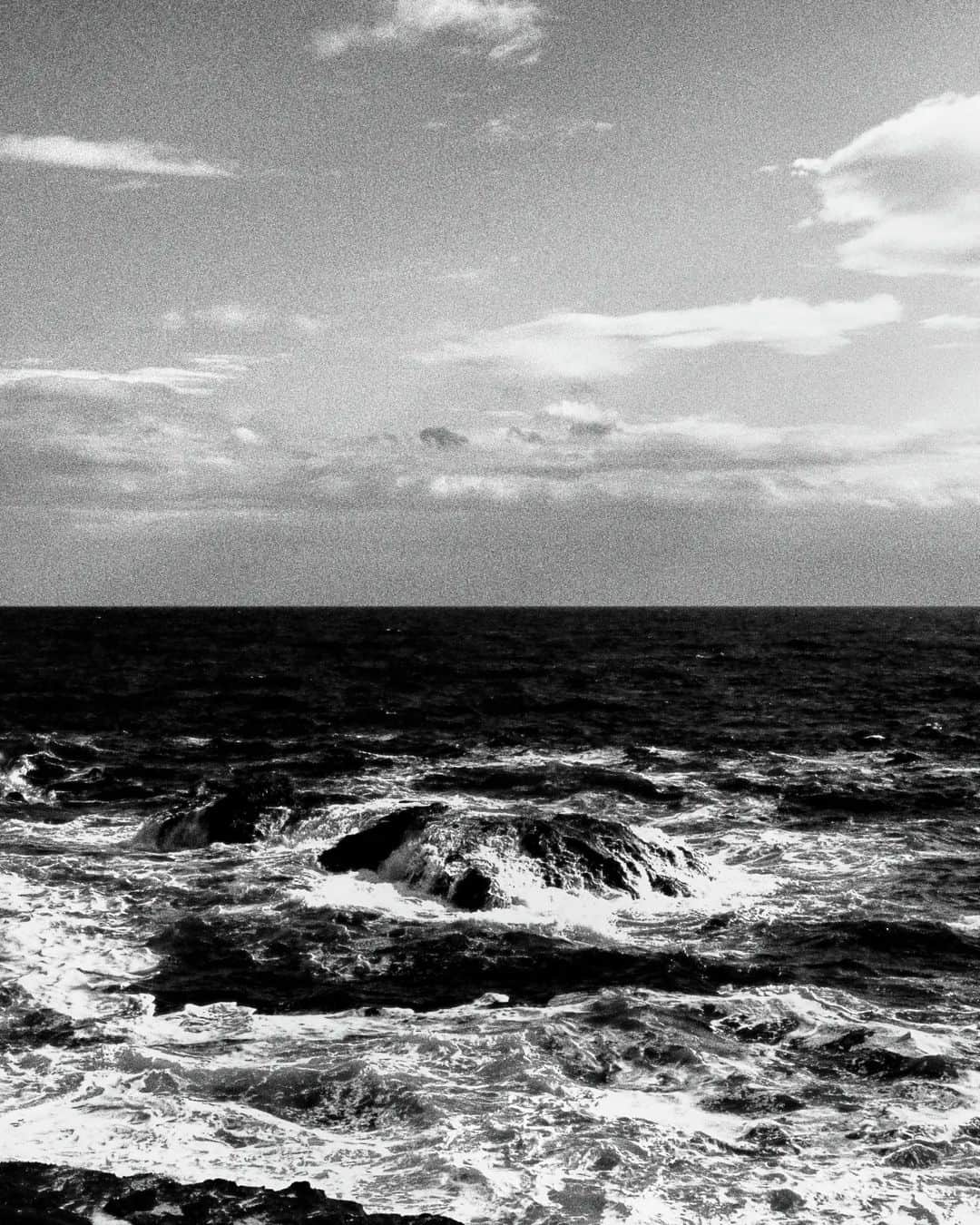 林田洋平さんのインスタグラム写真 - (林田洋平Instagram)「海、荒々」4月6日 21時54分 - rrrrice_99