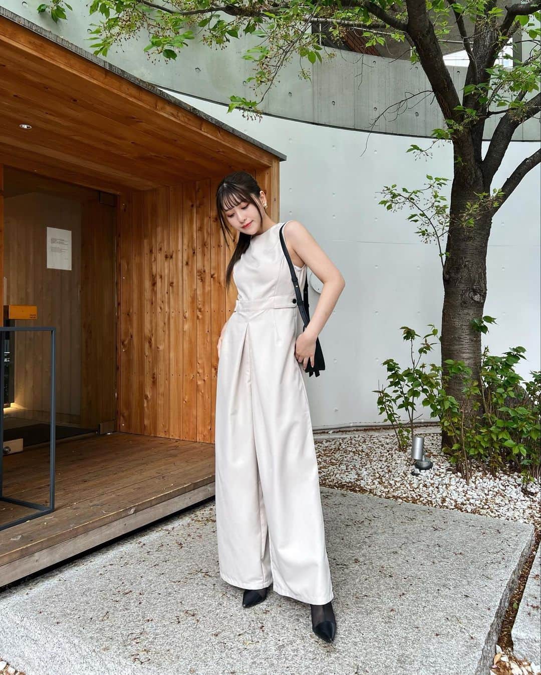 宇佐神星（きらり）さんのインスタグラム写真 - (宇佐神星（きらり）Instagram)「@arumdy_official のオールインワン🌾  愛美さんのブランドは、どのお洋服もシルエットがとっても綺麗なの✨ @enosawa_manami   遅くなりましたが、ご結婚おめでとうございます！🤍」4月6日 21時56分 - kirari_usami