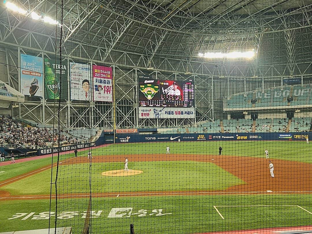 Golden Childのインスタグラム：「키움 히어로즈 시구,시타 너무 재밌었다! 또 던지고싶다⚾⚾  #골든차일드 #GoldenChild #홍주찬 #HongJooChan」