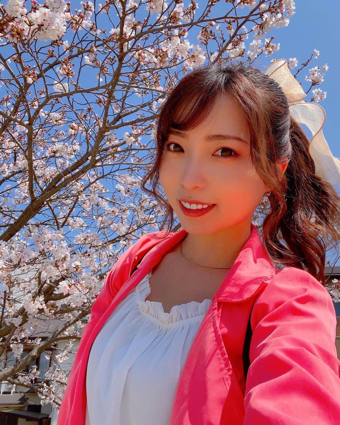 のインスタグラム：「ポニーテール🎀‎🤍と春コーデ🌸🌸  気分で色んな服着る💋🐶  #JHP #ootd #igers #photo #iphoneonly #swag #instagood ＃instadiary #instalike #instagram #instamood #instapic #instacool #outfit #fashion #code #coordinate #photooftheday #コーデ #私服 #ファッション #オシャレ #おしゃれさんと繋がりたい #お洒落さんと繋がりたい #coordinated #はるちむ #天間晴香 #後楽園 #岡山花見 #桜 #花見」