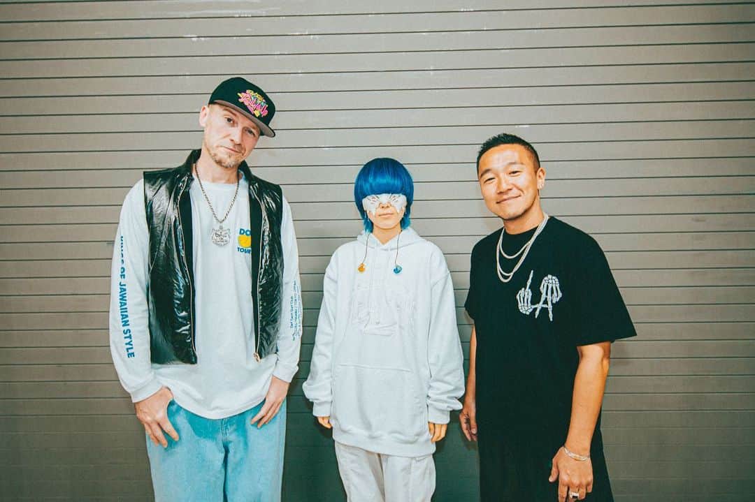 Def Techのインスタグラム：「Def Tech "Double Up" Tour✨ DAY2 Special Guest：”yama” 2023/04/06 Zepp Fukuoka ARIGATO!!  福岡は今夜、”yama”の美声に酔いしれた。 透き通る声と詩が、すべての楽曲で胸に刺さった。 一緒にステージを盛り上げてくれてありがとう！ このツアーに参戦してくれて、心から感謝しています。 リハーサルからのドキドキとワクワクは、絶対に忘れないよ！ そして一緒に歌った”Like I Do”もね！ これからも共に、”温かな音楽”を奏でていこう！ Thank you so much!!!!! @ya.ma_00  そして、yamaファンの皆様、我らがDef Techファンの皆様、 最高だったね！いつもありがとう！ またすぐに会おう！！  NEXT 4/7 大阪 Zepp Namba Special Guest : “Creepy Nuts” @creepynuts_official @dj_matsunaga  Can’t wait! Put your hands up!! ✨🙌🏻🙋🏻‍♂️🙋🏼‍♂️🙌🏻✨  ▼Special Guest Nulbarich / yama / Creepy Nuts / SKY-HI  ▼チケット一般発売中！ https://deftech.jp/doubleuptour2023/  ▼チケット 通常チケット6,800円(税込)  ▼公演日程 2023年4月1日(土) Zepp Nagoya Special Guest : Nulbarich  2023年4月6日(木) Zepp Fukuoka Special Guest : yama  2023年4月7日(金) Zepp Namba Special Guest : Creepy Nuts  2023年4月21日(金) Zepp Haneda Special Guest : SKY-HI  ▼チケット一般発売中！ https://deftech.jp/doubleuptour2023/  ▼チケット 通常チケット6,800円(税込)  ▼Def Tech Official ・YouTube｜https://www.youtube.com/c/deftech ・Facebook｜https://www.facebook.com/DefTechJP ・Instagram｜https://www.instagram.com/deftech/ ・Twitter｜https://twitter.com/Def_Tech ・Tik Tok｜https://www.tiktok.com/@deftech_official  #DefTech @microfromdeftech @shen037  ▼Team Def Tech @nagacho_gt @djhirakatsu @kumaigoro @kazuki_isogai @dubmasterx Photo & Movie｜@umi_hayato SNS Photo & Movie｜ @sana_0811_  ▼Special thanks @_toshiyukikobayashi_ @corner_designed  “URBAN ISLAND SOCIETY” @urbanislandsocietyjapan  -URBAN ISLAND SOCIETY RYUKYU- @urbanislandsociety_ryukyu  -URBAN ISLAND SOCIETY BLUE VALLEY- @urbanislandsociety_bluevalley  -URBAN ISLAND SOCIETY- @urbanislandsociety」