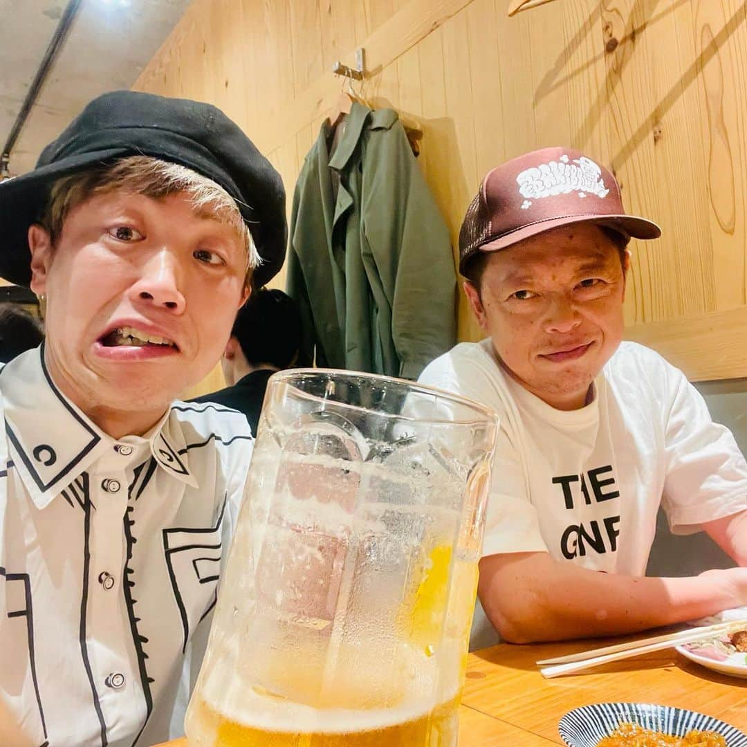 けんじるさんのインスタグラム写真 - (けんじるInstagram)「今宵！ネゴシックスさんと串とアルコールを食らわせて頂いてまぁ〜す！  #ネゴシックス #けんじる #芸人」4月6日 22時21分 - kenjiru0318