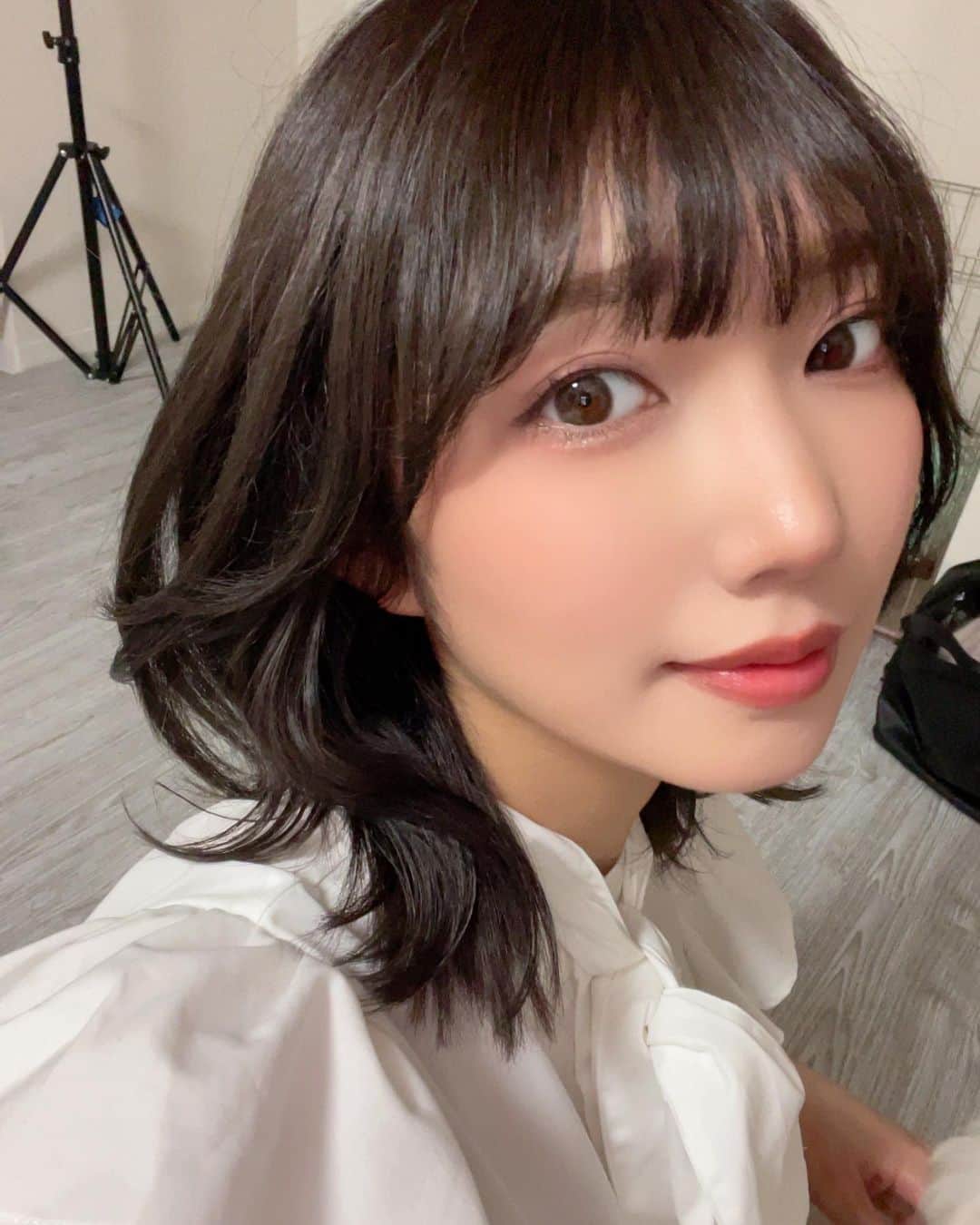 霜月めあのインスタグラム：「髪の毛ひっさびさに暗髪に！ こんなめあもすきですか、？  (風邪ひいてダウンしてます) . . .  #霜月めあ #めあめあ #model #sexy #selfie #animegirl #셀카 #셀스타그램 #패션스타그램 #데일리 #asiangirl #cosplay #좋아　 #follow #like #tokyo #ootd #自撮り界隈 #自撮り女子 #sexybody #love #맞팔 #tagsforlikes #japanesegirl #女孩 #发#爱 #instadaily #グラビア #日系穿搭」