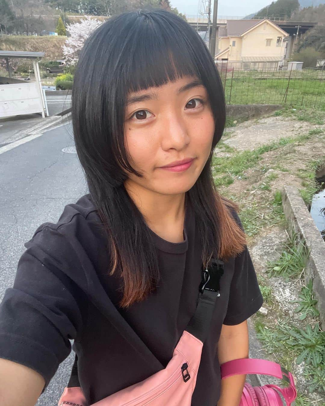 森山あすかさんのインスタグラム写真 - (森山あすかInstagram)「髪型変えたんだぜ🎉 I have changed my hair💇‍♀️  #before #after  #afterのクセ #邪気髪でしかないw #オネエのサモア人エリーたんが撮ってくれた❤️ #会いたい #わしの地元田舎すぎんか？」4月6日 22時35分 - moriyama__asuka