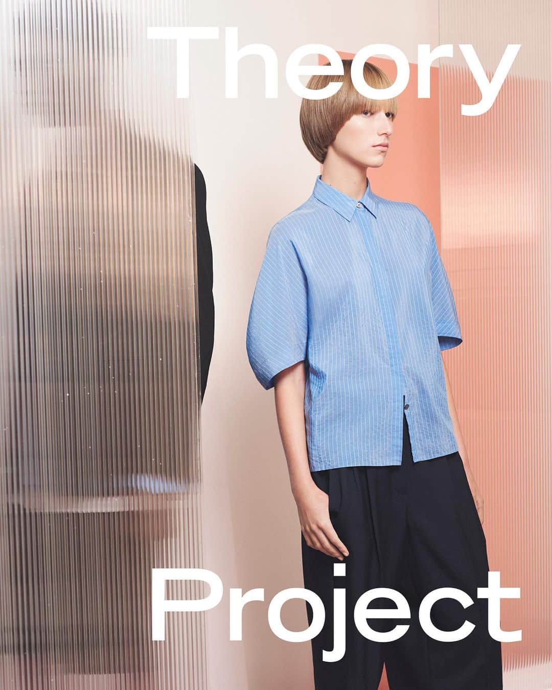 セオリーのインスタグラム：「Theory Project Spring 2023 by Lucas Ossendrijver. Here, a feminine take on shirting, expressed through the juxtaposition of traditional tailoring and a soft, bell-shaped sleeve. #TheoryProject」