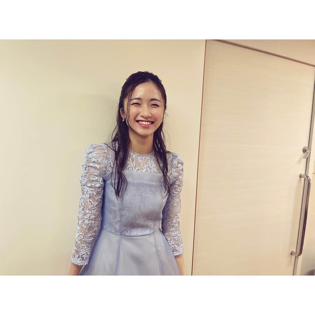 木下晴香のインスタグラム：「シブヤデマタアイマショウ ⁡ 本日、ゲスト出演させてもらいました！ いやー、いっぱい笑ったー、、、😂 ⁡ 私は、ミュージカル『アナスタシア』より ♪Journey to the past と ⁡ 映画『グレイテスト・ショーマン』より ♪Rewrite the stars を、森崎ウィンさんと歌わせていただきました！ ⁡ いよいよ今秋、渋谷(シアターオーブ)での再演を控えるアナスタシアから一曲💜 そして初めましての森崎ウィンさんとは、ずっと歌ってみたかった曲に挑戦させてもらいました。 難しいけど、大好きな曲。 一緒に歌わせていただけて光栄でした✨ ⁡ キャストスタッフの皆さま ご来場くださった皆さま ありがとうございました！！ ⁡ Tシャツもいただきまして…アシンメトリーな亀。の真似する木下も添えておきますね📷 明後日はこれ着て劇場行こ😚 ⁡ 8日もゲスト出演させていただきます！ よろしくお願いします。」
