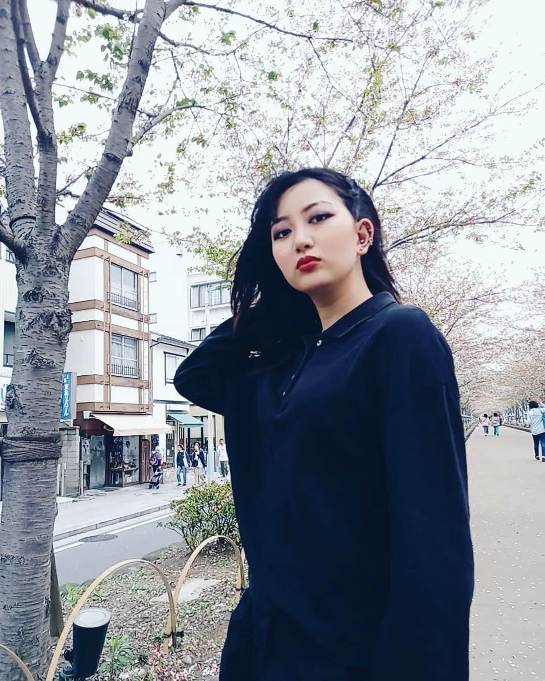 森木レナさんのインスタグラム写真 - (森木レナInstagram)「葉桜も綺麗🌸  4/11はMELODIA Tokyo 5/2はハグロック  皆さんにライブ来て欲しい🦋 よろしくお願いします！  #シンガーソングライター #singersongwriter  #葉桜 #cherryblossom  @melodiatokyo  @yumurashohei  @kawaiteppei0429」4月6日 23時13分 - rena_moriki
