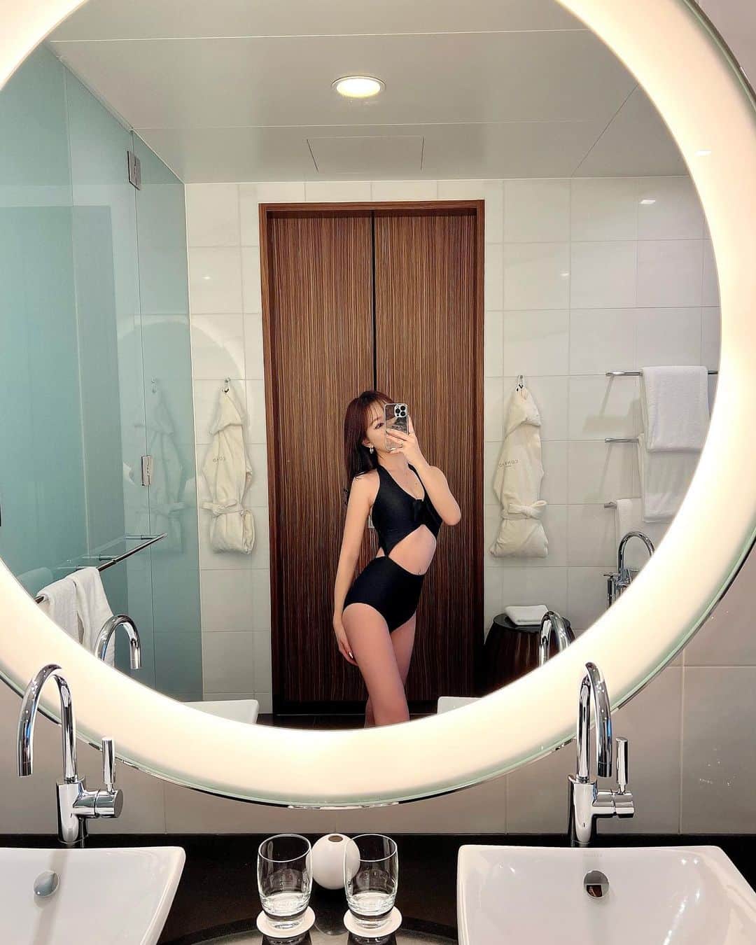 のインスタグラム：「. ホカンスしたい季節キタ🧺🫧👙 . #🩵」