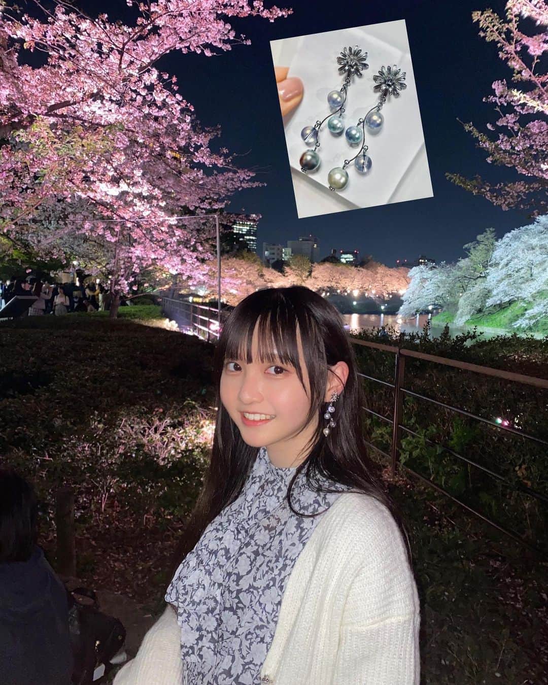 小杉怜子さんのインスタグラム写真 - (小杉怜子Instagram)「. お花見に行ってきました〜❕🌸 夜桜も(*´˘`*)ｲｲﾈ🫶🏻  --------------------------------  【shatkona公式インフルエンサー】  @shatkona_1717 さんのハンドメイド︎イヤリング✿ 『色々パールのフラワーイヤリング』-atelier binky  --------------------------------  お花見に合わせてお花のイヤリングにしてみました🤭 きらっと光るお花にゆらゆら揺れるパールがとってもかわいい🥹💞  ハンドメイドは人と被らないアクセサリーがたくさんあるから、自分用にもプレゼントにも素敵だなって思います✨🫶🏻   #pr #ハンドメイドアクセサリー #シャトコナ #ハンドメイド #シャトコナ公式インフルエンサー  #ハンドメイドイヤリング  #千鳥ヶ淵  #千鳥ヶ淵の桜  #お花見  #夜桜ライトアップ」4月6日 23時20分 - rei_co_sugi