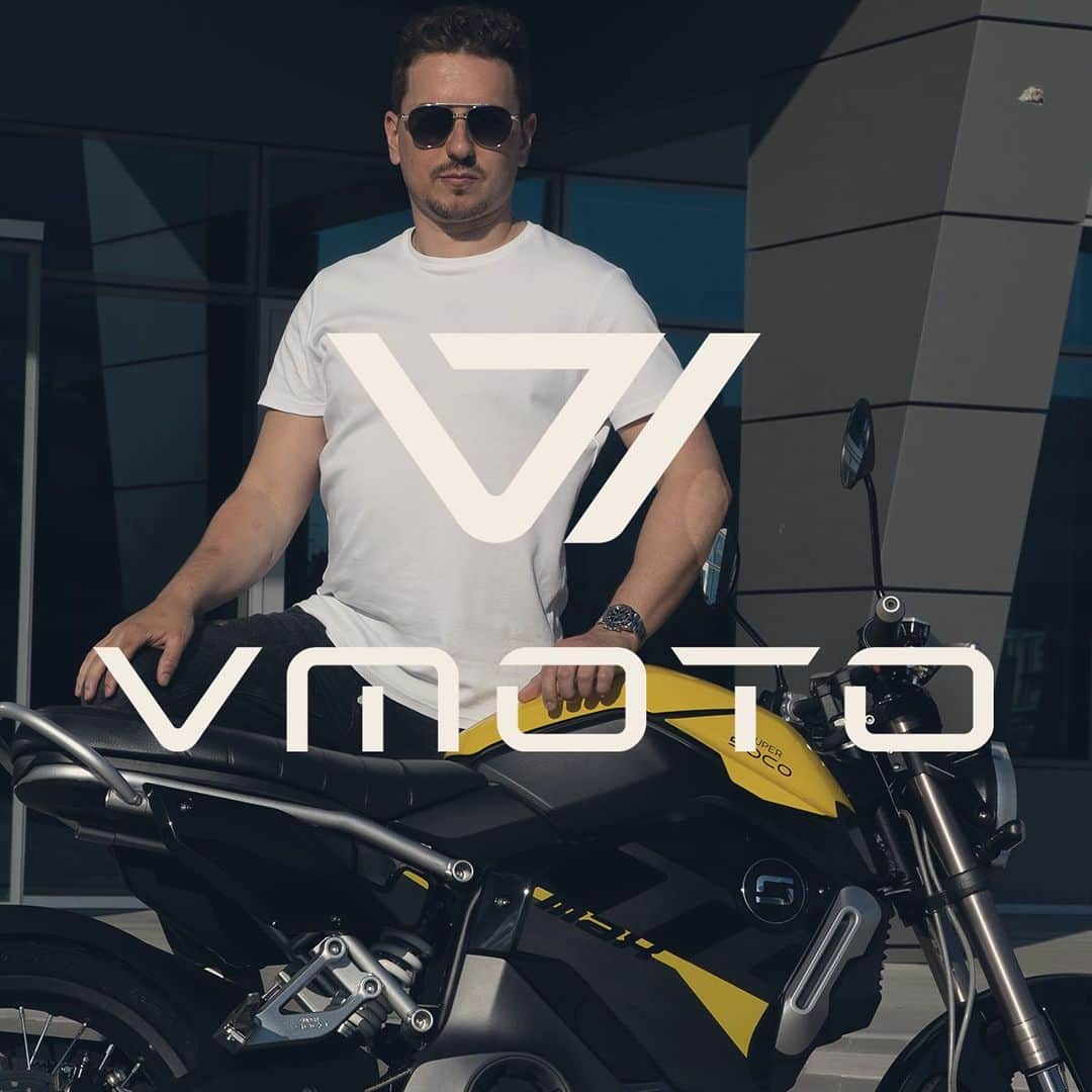 ホルヘ・ロレンソのインスタグラム：「For a green and sustainable future, I chose to believe in Vmoto, the European leader in two-wheeled electric mobility.  With its innovative and stylish EVs, the company is continuously upgrading in the green revolution. With Vmoto for a better future!  #Vmoto #JL99xVmoto #JL99 #EV #ElectricMobility #Green #GreenRevolution」