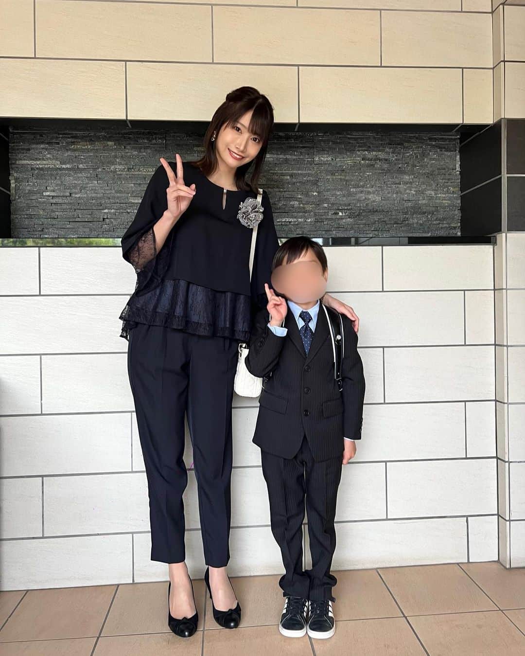 のインスタグラム：「入学式でした🌸🎒🏫 ついに小学生！ 仲良しのお友達とも同じクラスになれて安心૮ ・ ·̫ ・ ა がんばろう૮ ・ ·̫ ・ ა  #為近あんな#入学式#入学式コーデ#入学式コーデママ#小学校入学式#小学生ママ#シンママ#小学生#momlife#mommylifestyle#instagood」