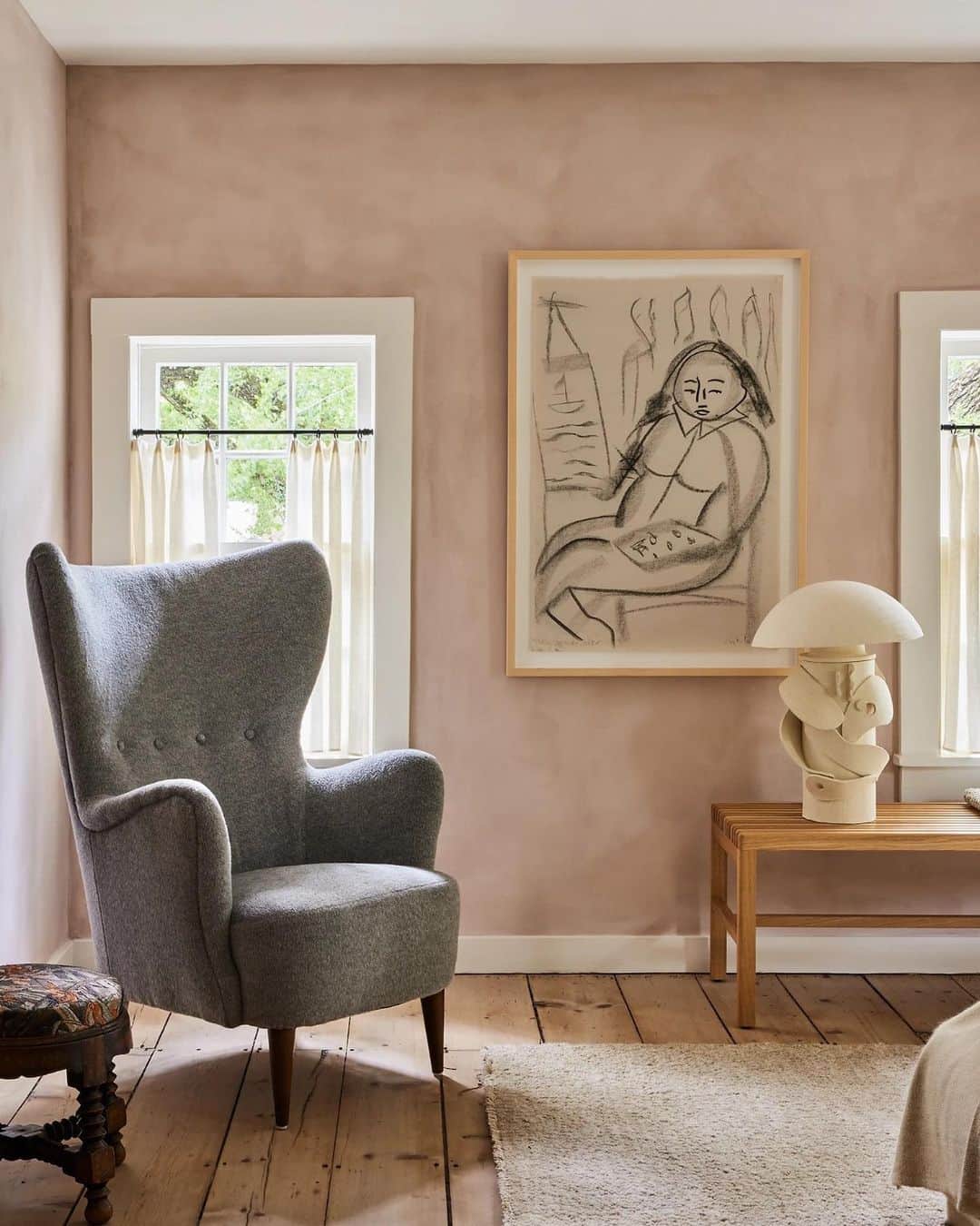 アポロジーのインスタグラム：「Very honored to be featured in such beautiful projects ... Thanks to @the1818collective in the Hamptons for being an amazing gallery and for trusting us since the beginning. /// /// Merci  📷 @nicole_franzen」