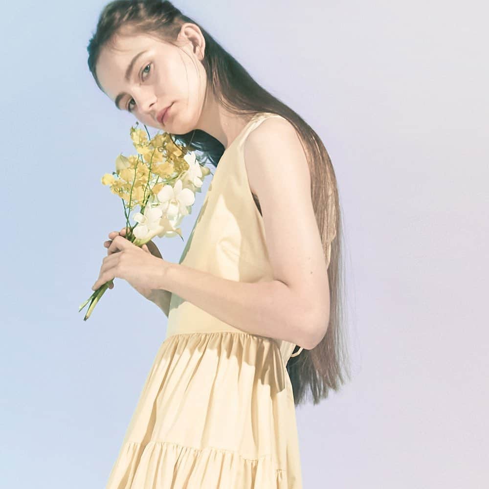 RANDAさんのインスタグラム写真 - (RANDAInstagram)「【FLOWER COLLECTION 2023 SUMMER】  美しくて愛おしい、足元に咲くフラワーアイテム。 大人気のフラワーコレクションから夏にぴったりなサンダルが登場。 夏らしい爽やかなカラーバリエーションや素材。 繊細なデザインながらも履き心地にもこだわったコレクションをぜひご覧ください。  ────────── ※詳細は @randa_pic プロフィールURLよりご覧ください！ . . #RANDA #ランダ #靴 #シューズ #サンダル #フラワーサンダル #フラワーコレクション」4月7日 10時25分 - randa_pic