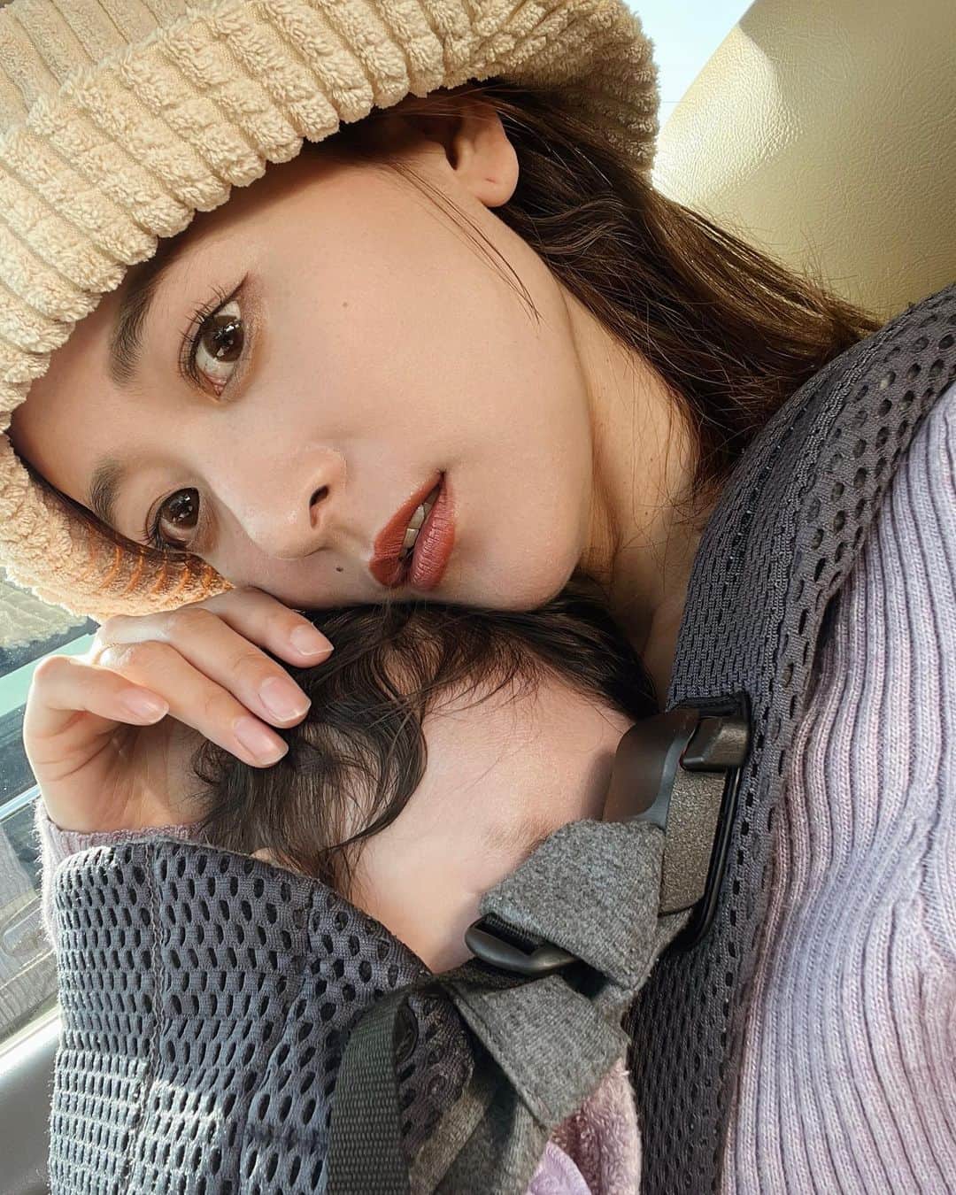 難波礼華のインスタグラム：「まつえく👀♡ 3月たくさん予定あったから付けてもらったの✨ 1ヶ月弱経つけどまだ残ってる🥹 さすが @romi_lomy 🫶🏼ありがとう🫶🏼 安定のflatlashes のdarkmocha♡」