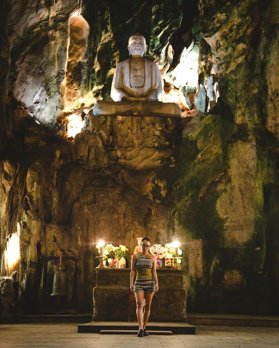 RIEHATAさんのインスタグラム写真 - (RIEHATAInstagram)「so quiet and magical adventure in caves⛰️🪬  洞窟探検してみたらすごかった...」4月7日 10時47分 - riehata