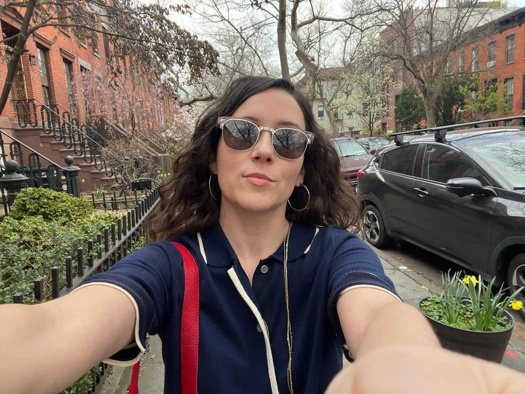 シャノン・ウッドワードさんのインスタグラム写真 - (シャノン・ウッドワードInstagram)「v springy out today」4月7日 2時48分 - shannonwoodward