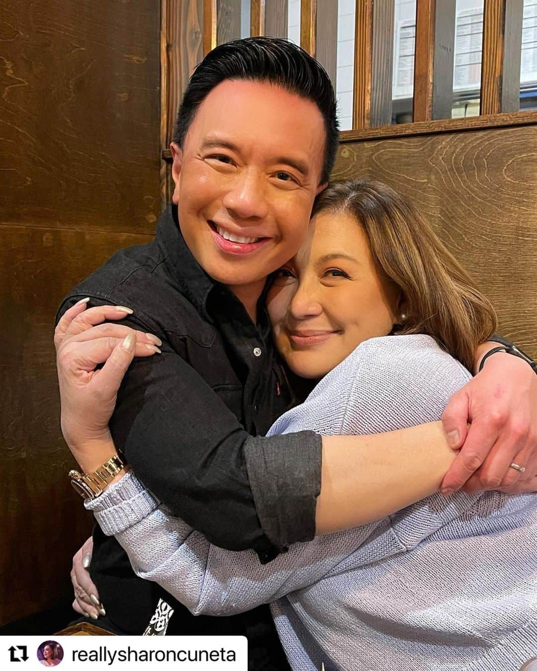 レジー・リーのインスタグラム：「An amazing dinner last night with even more amazing company. Thank you Bee Ep Ep! You are as kind as you are mega-talented! What a blast hanging with you and your team. LUB you! ❤️ @reallysharoncuneta   #Repost @reallysharoncuneta with @use.repost ・・・ At dinner with @mrreggielee !!! You saw him in Fast & Furious 1, Grimm, Pirates of the Caribbean, etc! My Bee Ep Ep (Tagalog ng BFF!😂)! Love this guy!❤️」