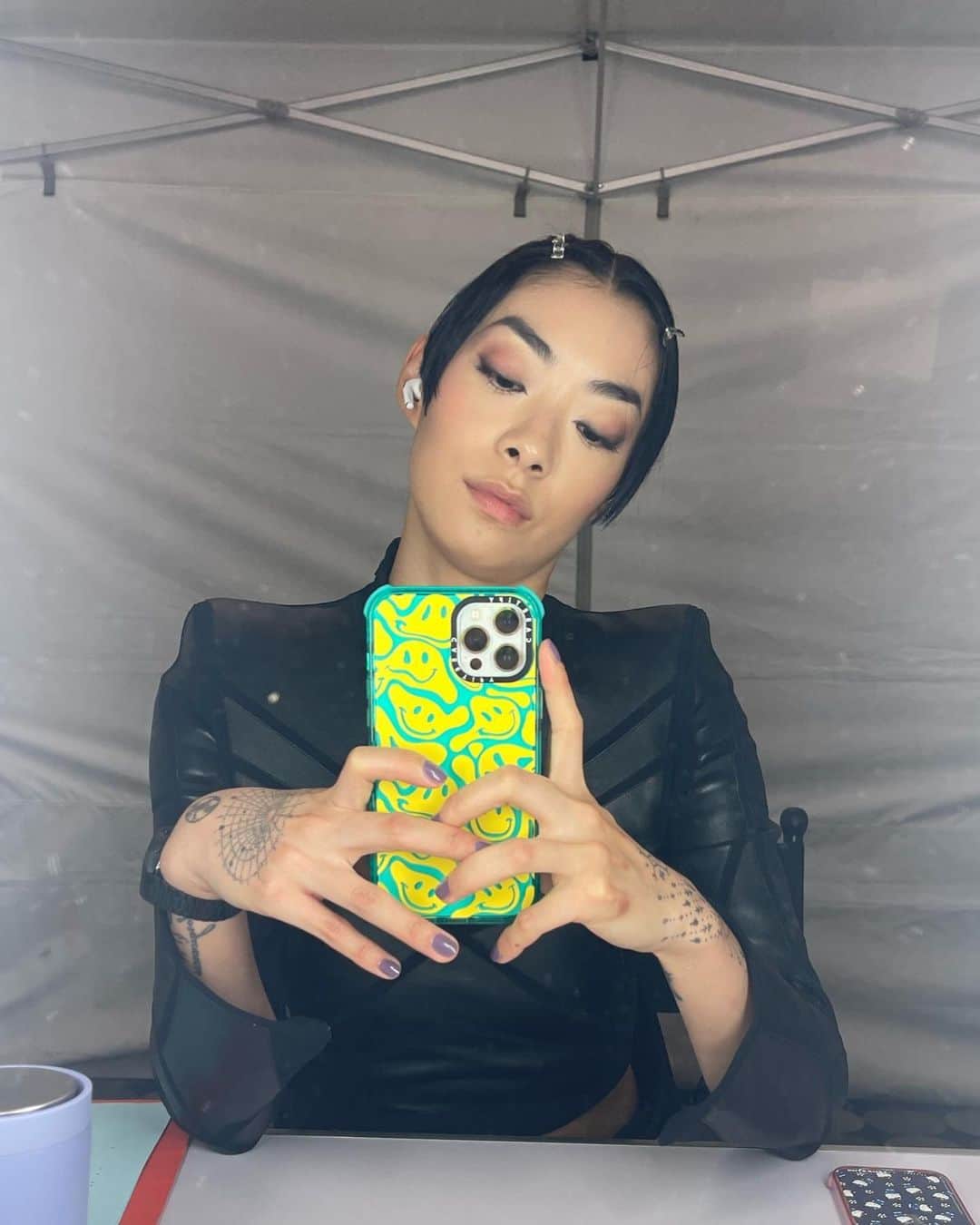 リナ・サワヤマのインスタグラム：「Overwhelmed by the incredible reaction to Akira in @johnwickmovie !!!! filming it was such a whirlwind and I got to try some super cool stunts and learn so much about so much with incredible experts around me. I feel like the luckiest girl alive. love that u r loving akira !!!! Im biased but i wanna see her slay again what do u think」
