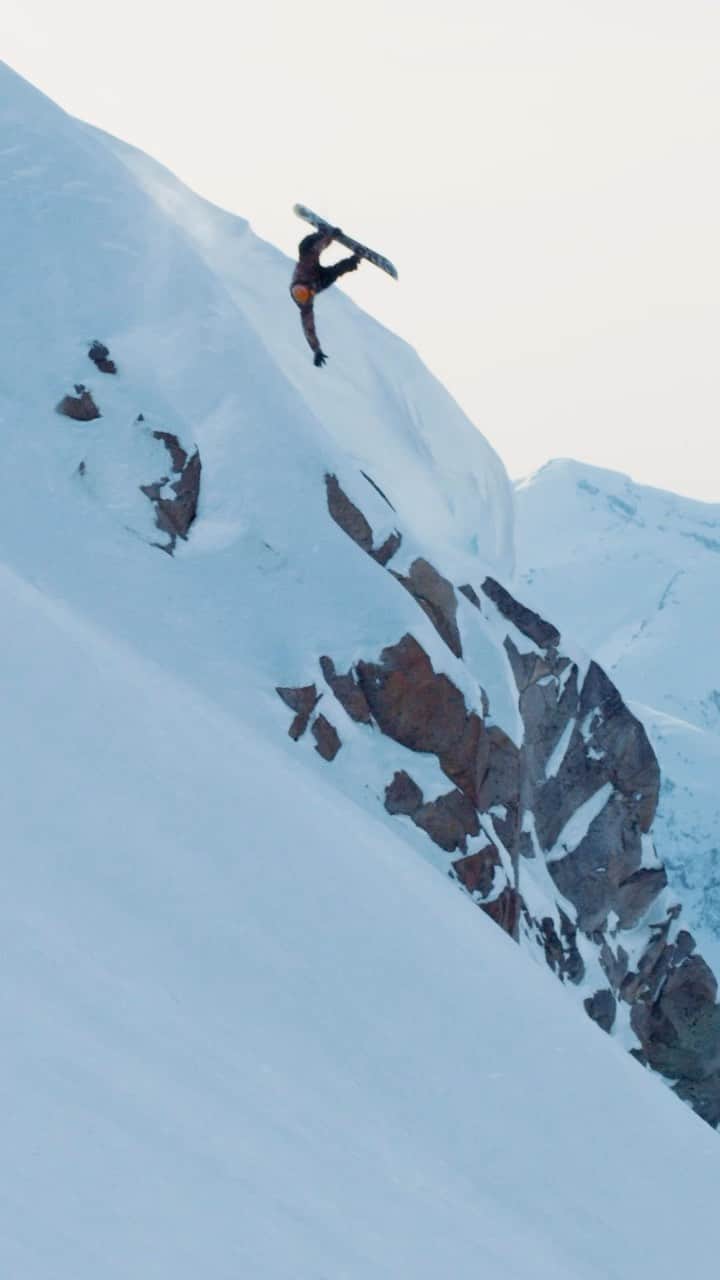 ステール・サンドベックのインスタグラム：「Natural Cripler🏔️  Filming with the #OverYonder crew a few days in Whistler for their newest episode 👉🏼 Link in Bio👀  🎥: @view__finder_」