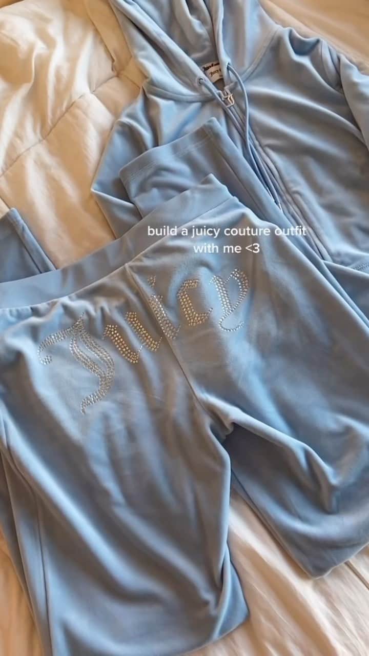 ジューシークチュールのインスタグラム：「POV: you show up to your next lecture in this fit #JuicyCouture」