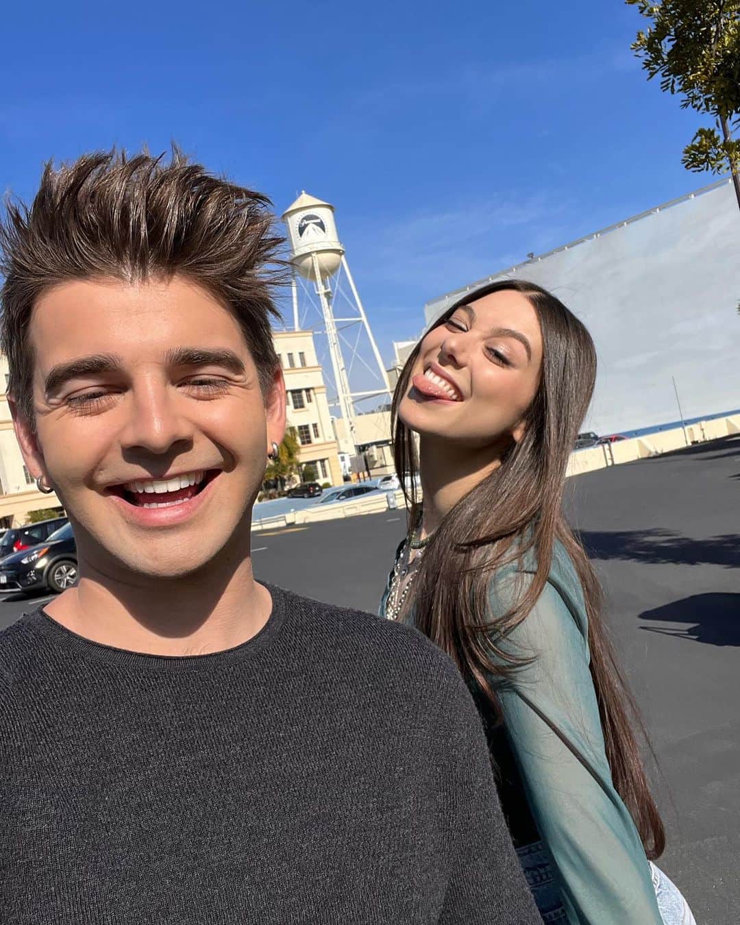 ジャック・グリフォーのインスタグラム：「Some things never change. Shooting day 1 🎬⚡️」